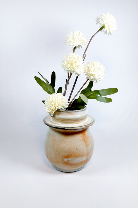 shino bud vase